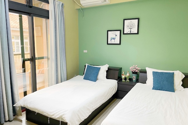 Twin Room, 2 Twin Beds, Non Smoking | Free WiFi, bed sheets