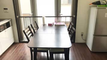 Twin Room | Shared kitchen | Shared fridge, microwave