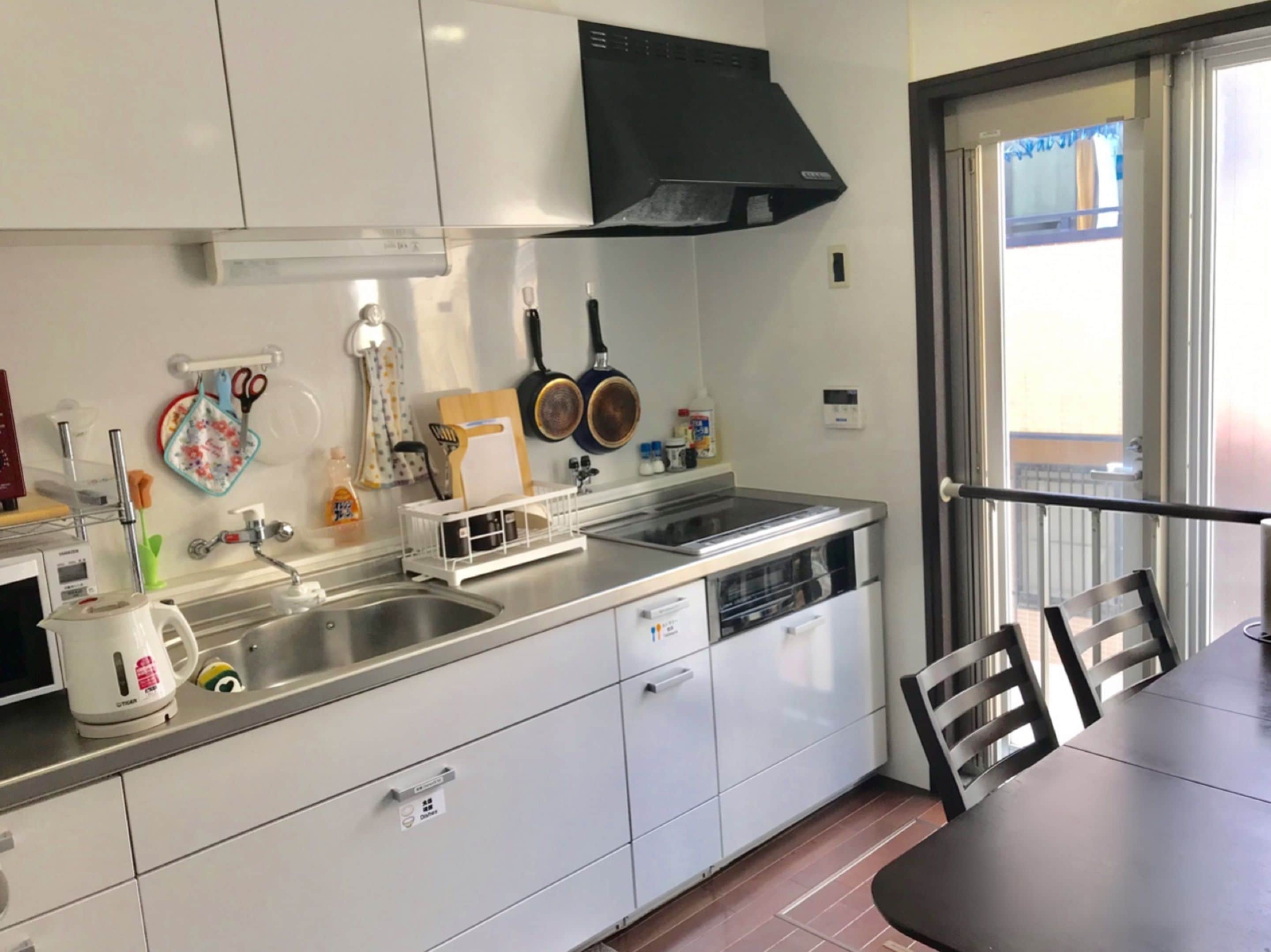 ツインルーム | 共用キッチン | 冷蔵庫、電子レンジ