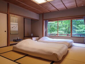 Grand Villa, Courtyard View, Annex Building - UNZEN HANZUIRYO (Unzen)