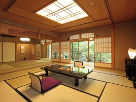 特级别墅, 2 间卧室, 庭院景观, 副楼 | 羽绒被、特色装修、特色家居、办公桌