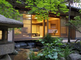 特级别墅, 庭院景观, 副楼 | 羽绒被、特色装修、特色家居、办公桌