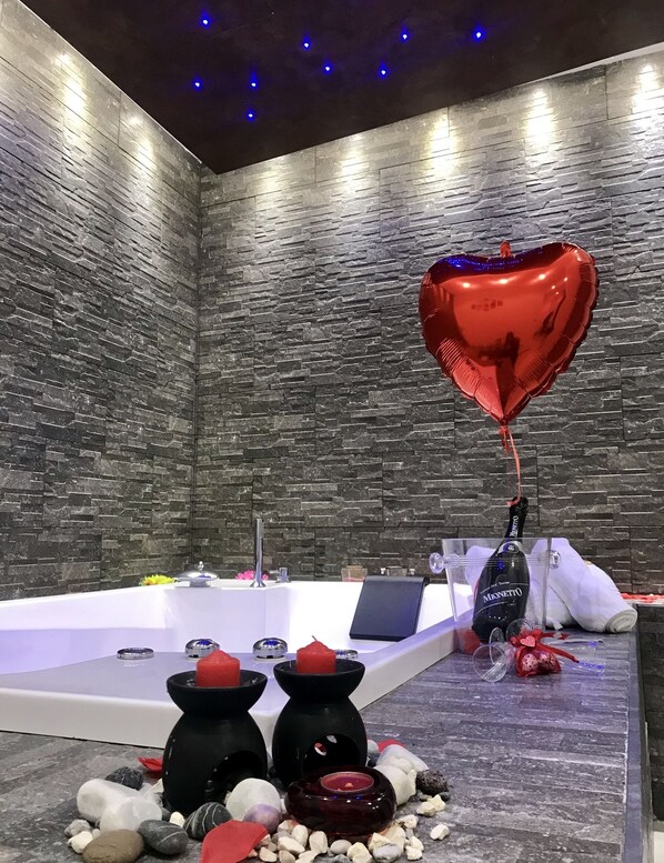 Phòng Suite, bồn tắm thủy lực (105) | Bồn tắm spa riêng