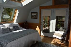 3 bedrooms, desk, iron/ironing board, travel cot - River Love ❤@ The Barn *Highlands<br>
Home on the Cullasaja River
Trout Fishing (Highlands)