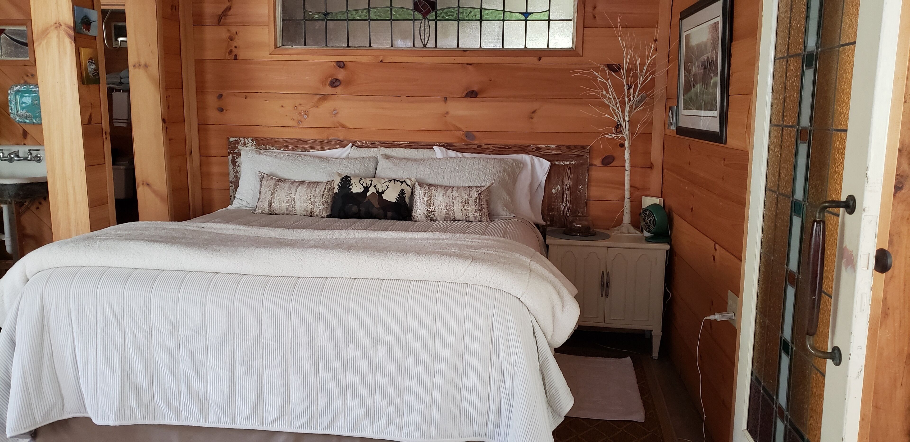 3 室のベッドルーム、デスク、アイロン / アイロン台 、旅行用ベビーベッド