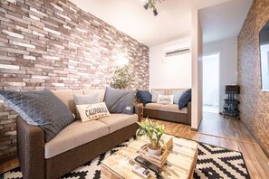 Private Vacation Home | Living area