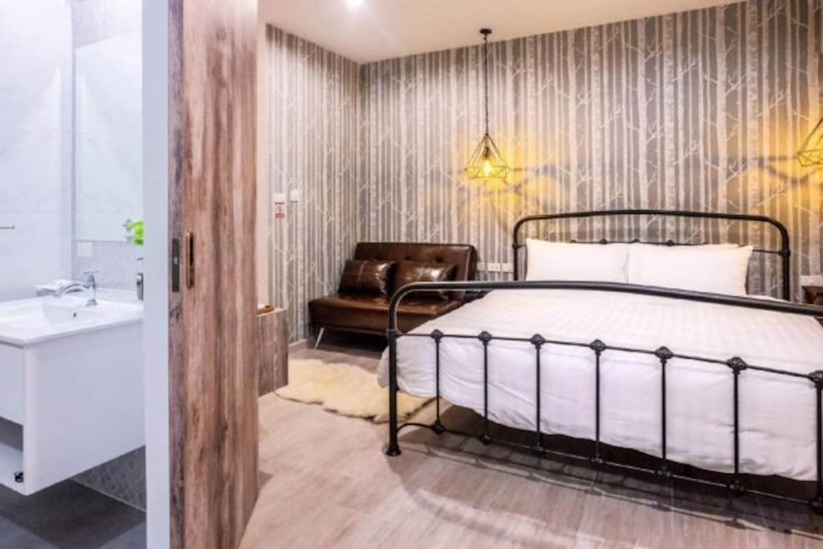 1 phòng ngủ, bộ đồ giường cao cấp, minibar, két bảo mật tại phòng 