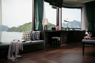 Regal Panorama Suite With Private Terrace, Upper Floor | Minibar, in-room safe, desk, blackout drapes