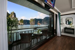 Junior Family Suite Full Ocean View, Private Balcony | View from room