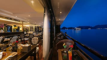 Breakfast, lunch, dinner served; local and international cuisine