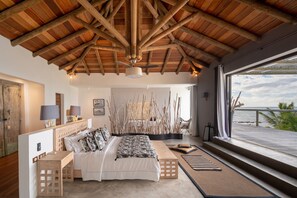 4 bedrooms, iron/ironing board, free WiFi, bed sheets - Koki Bonheur by muse villas (Poste Lafayette)
