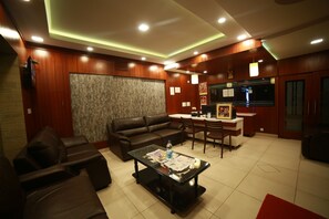 Reception - Mrk Inn (Puducherry)