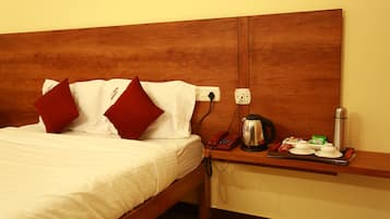 Habitación estándar, 1 cama Queen size, para no fumadores | Sábanas de algodón egipcio, ropa de cama de alta calidad y escritorio
