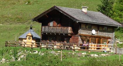 Confort pratique dans le milieu des montagnes du Grossglockner