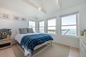 4 多间卧室、熨斗/熨衣板、免费 WiFi、床单