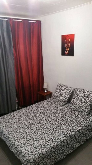1 Schlafzimmer, Schreibtisch, Bügeleisen/Bügelbrett, WLAN