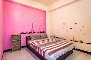 4F-1 雙人套房 | 書桌、遮光布/窗簾、免費無線上網、床單