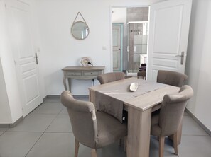 Dining - Detached 2-room villa with terrace and pool view. (Fréus)
