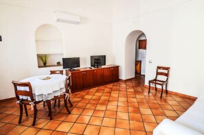 Apartment, 1 Schlafzimmer | Wohnbereich | Flachbildfernseher