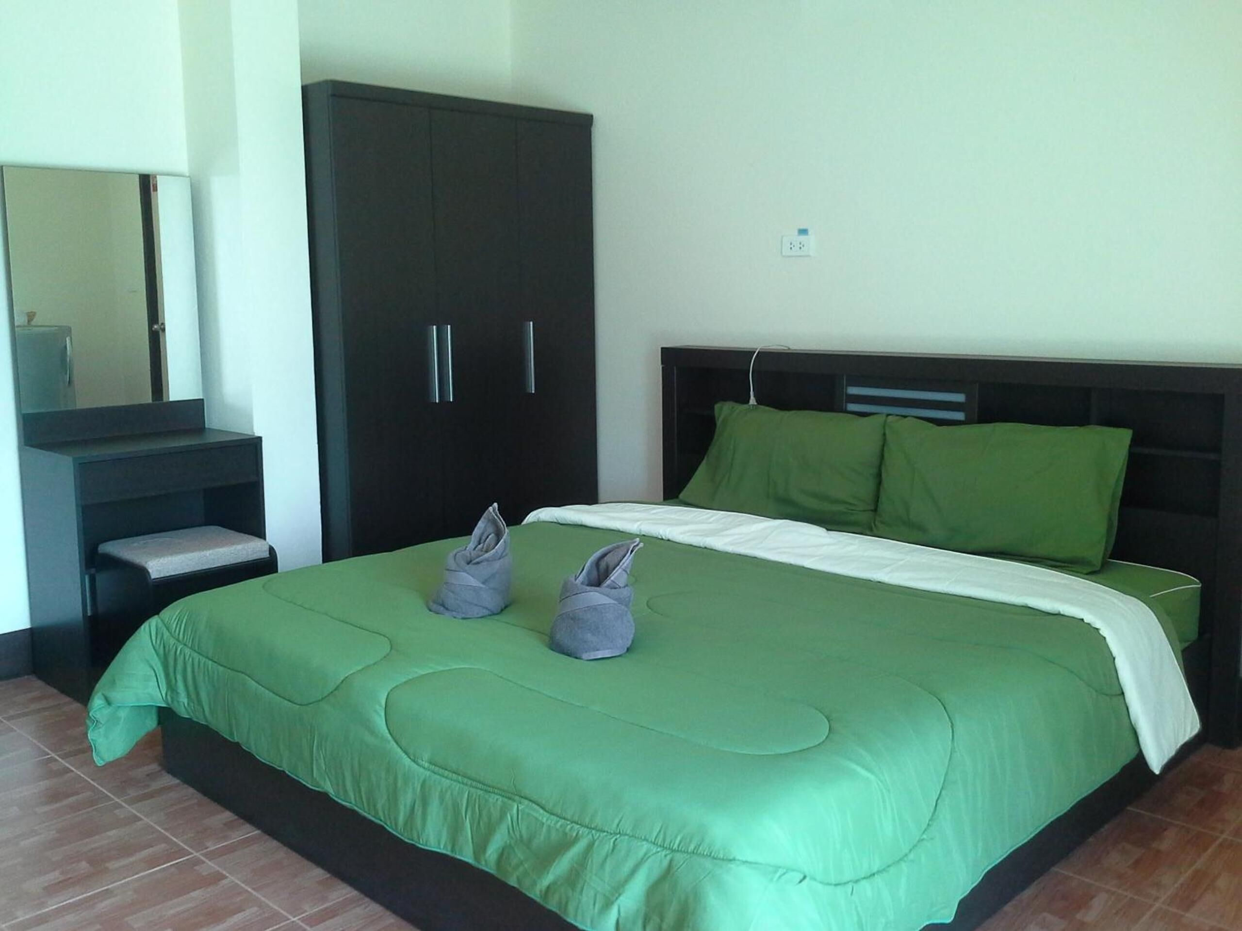 Desk, blackout drapes, rollaway beds, free WiFi