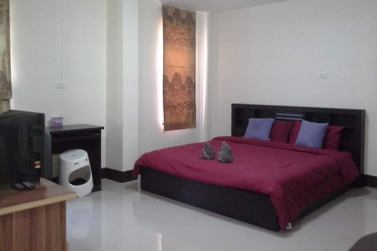 Escritorio, cortinas blackout y camas plegables/adicionales
