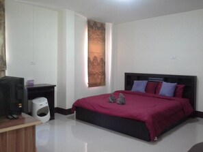 Superior Double Room | Desk, blackout drapes, rollaway beds, free WiFi