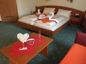 Tweepersoonskamer | Extra bedden (toeslag), gratis wifi, beddengoed, rolstoeltoegang