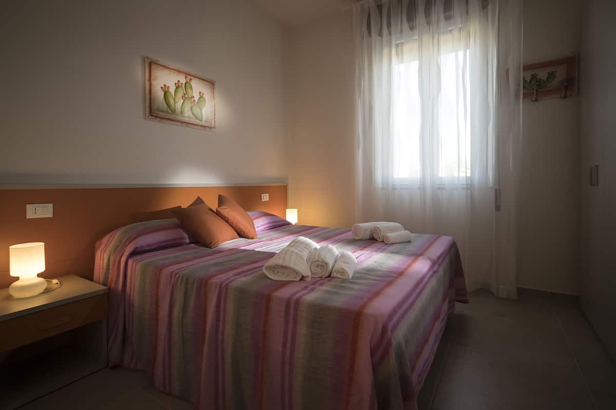 Standard Double or Twin Room, Garden View | Minibar, desk, soundproofing, cots/infant beds
