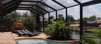 VILLA KAPALUA - south facing with direct access to the Gulf of Mexico