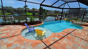 室外泳池、暖水池