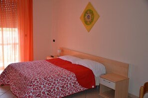 Double Room | Individually decorated, individually furnished, free WiFi, bed sheets