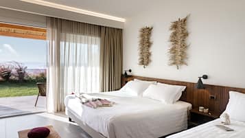 Standard comfort | Minibar, in-room safe, desk, laptop workspace