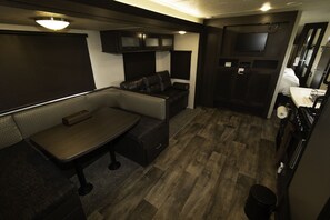 Flat-screen TV - Natural farm ZAMPA (Yomitan)