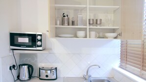 Studio, 1 Double Bed, Non Smoking | Private kitchenette - Kensington Gardens (London)
