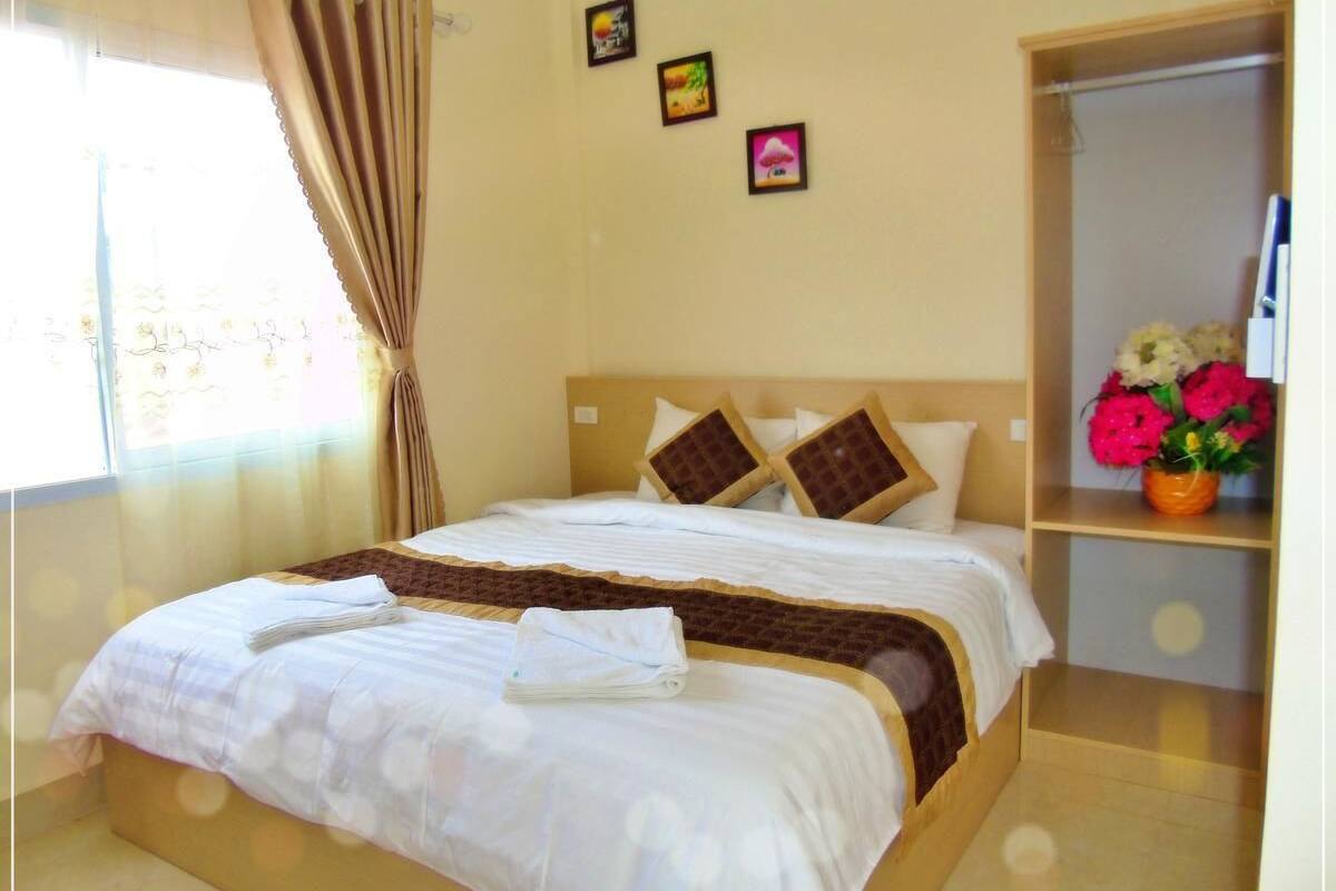 Quarto casal luxo, 1 cama Queen | Cortinas blackout, Wi-Fi de cortesia