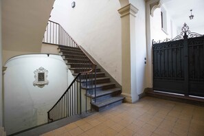 Staircase - Appartamento Santa Margherita (Bologna)