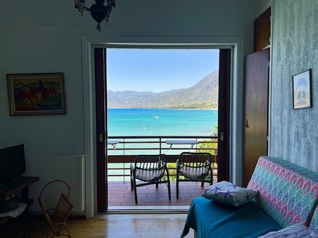 Traditional House, Sea View | 4 bedrooms, desk, iron/ironing board, free cribs/infant beds