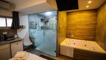 Standard Apartment with Jacuzzi