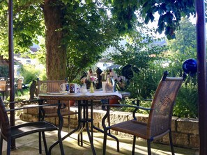 Outdoor dining - Hotel Waltraud garni (Kochel am See)