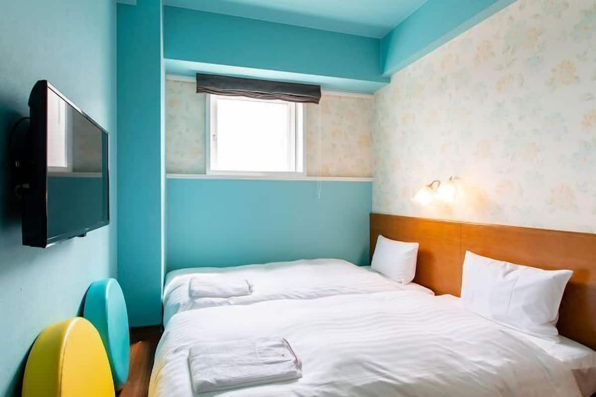 Verdunkelungsvorhänge, schallisolierte Zimmer, Bügeleisen/Bügelbrett