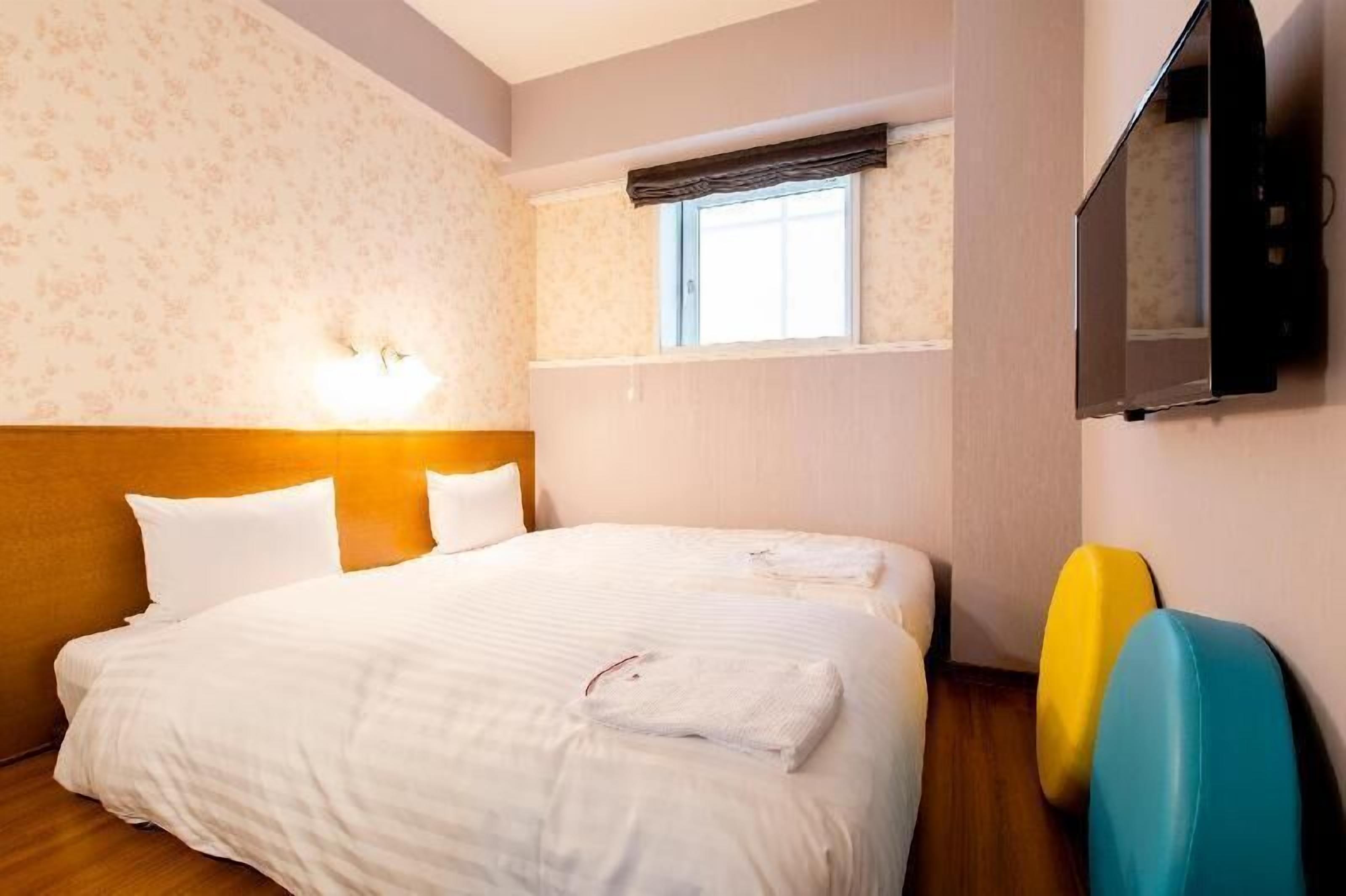 Blackout curtains, soundproofing, iron/ironing board, free WiFi