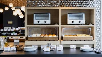 Daily buffet breakfast for a fee