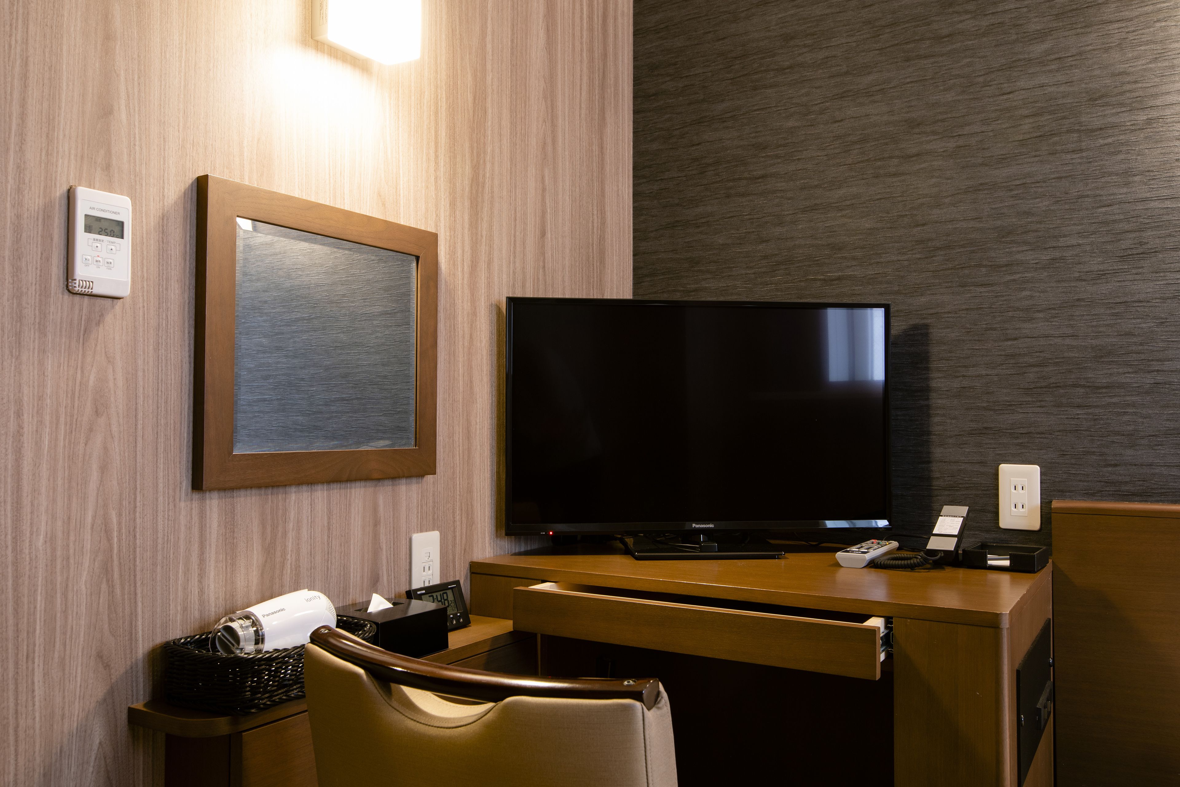 deluxe double room, non smoking | 1 bedroom, blackout curtains, soundproofing, iron/ironing board