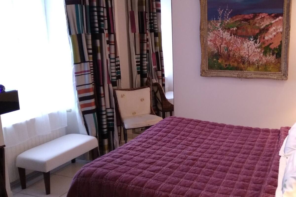 Apartemen Comfort, Bebas Asap Rokok, dapur (L'Appartement) | Ruang keluarga | TV layar datar