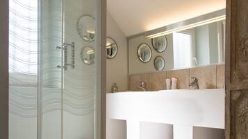 Classic Suite (Suite Florence) | Bilik Mandi | Pancuran mandi, kelengkapan dandanan diri percuma, pengering rambut