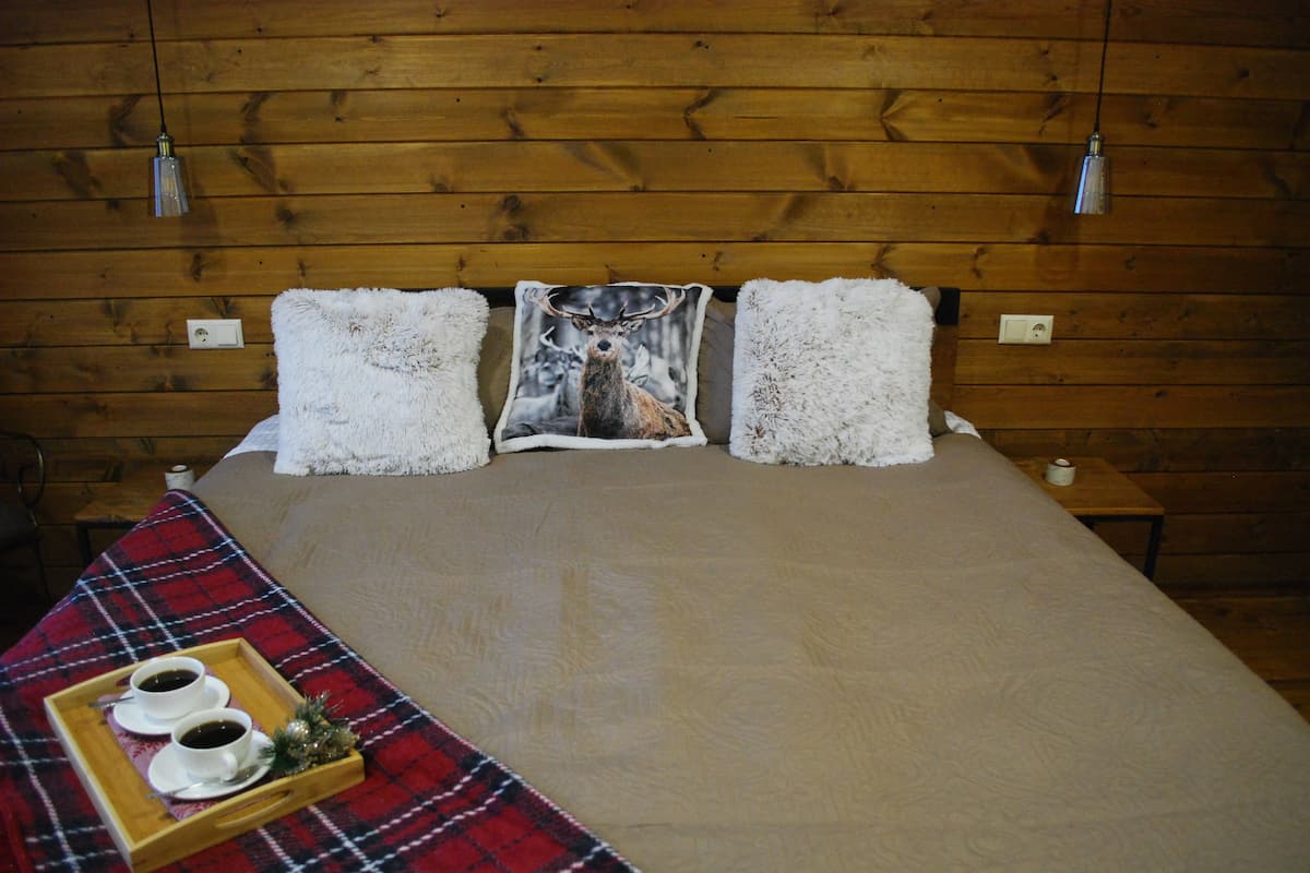 Deluxe Double Room | Free WiFi, bed sheets
