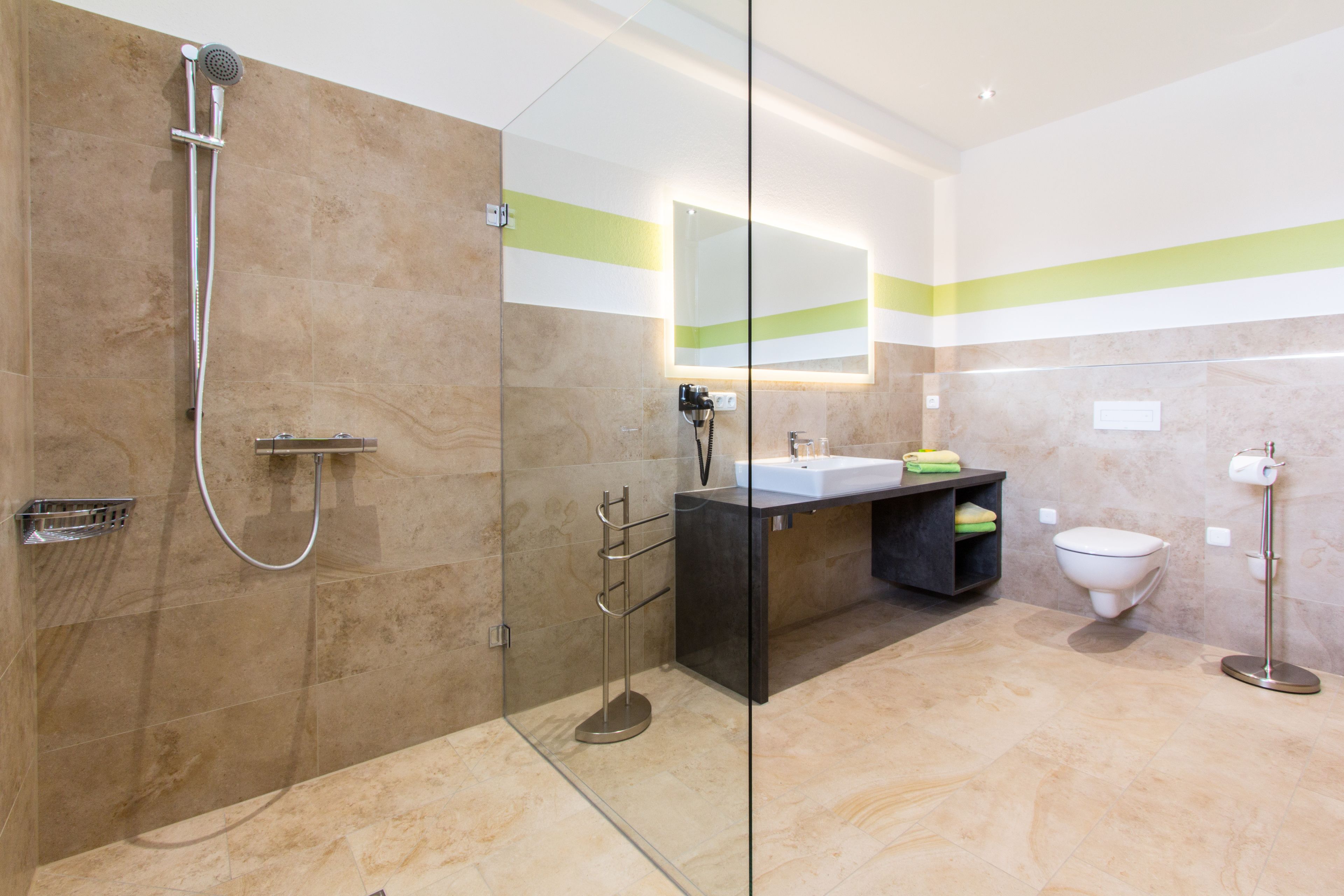 apartment, accessible | bathroom | shower, free toiletries, hair dryer, towels