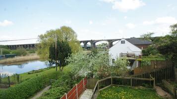 Rumah, Beberapa Tempat Tidur, Bebas Asap Rokok, pemandangan sungai | Pemandangan taman