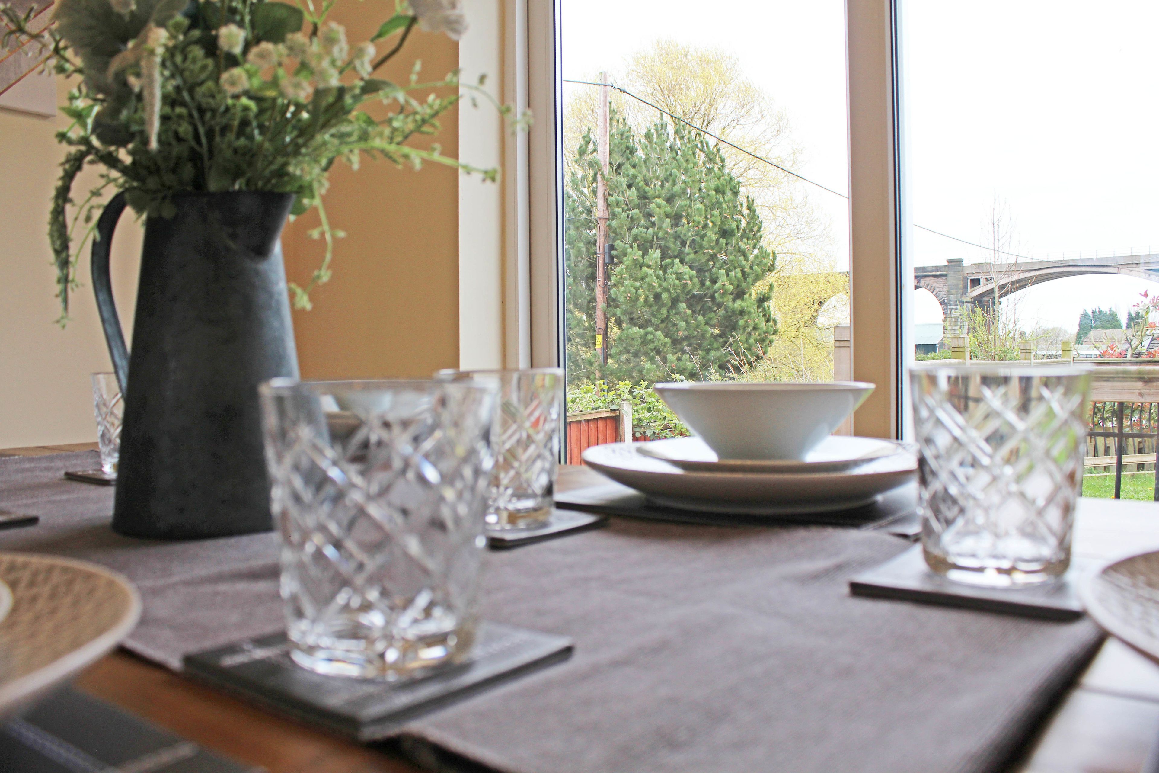 Casa, varias camas, no fumadores, vistas al río | Servicio de comidas en la habitación