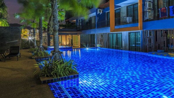 Outdoor pool - Relife Phuket (Rawai)